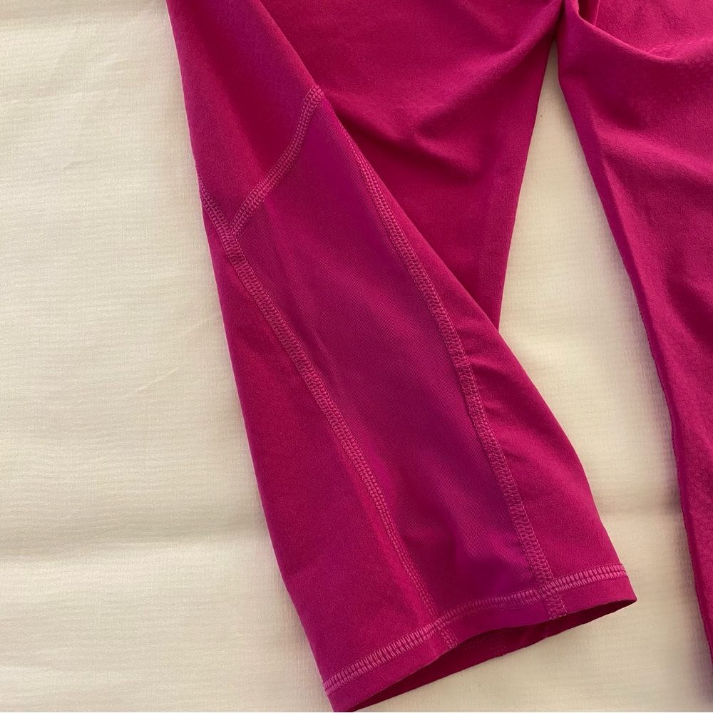 Athleta leggings Capri size Small dark pink - Picture 4 of 8